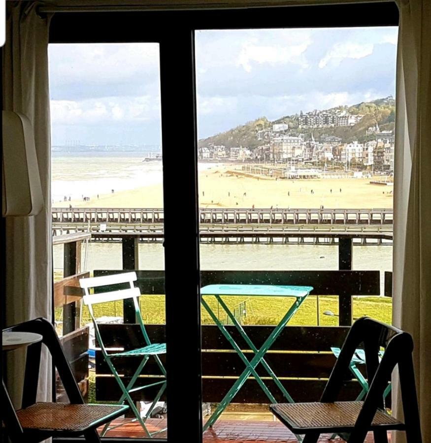 Appartement de charme vue mer Deauville Eksteriør bilde